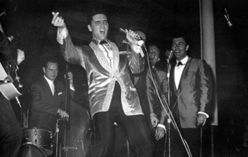 Elvis 1961 800